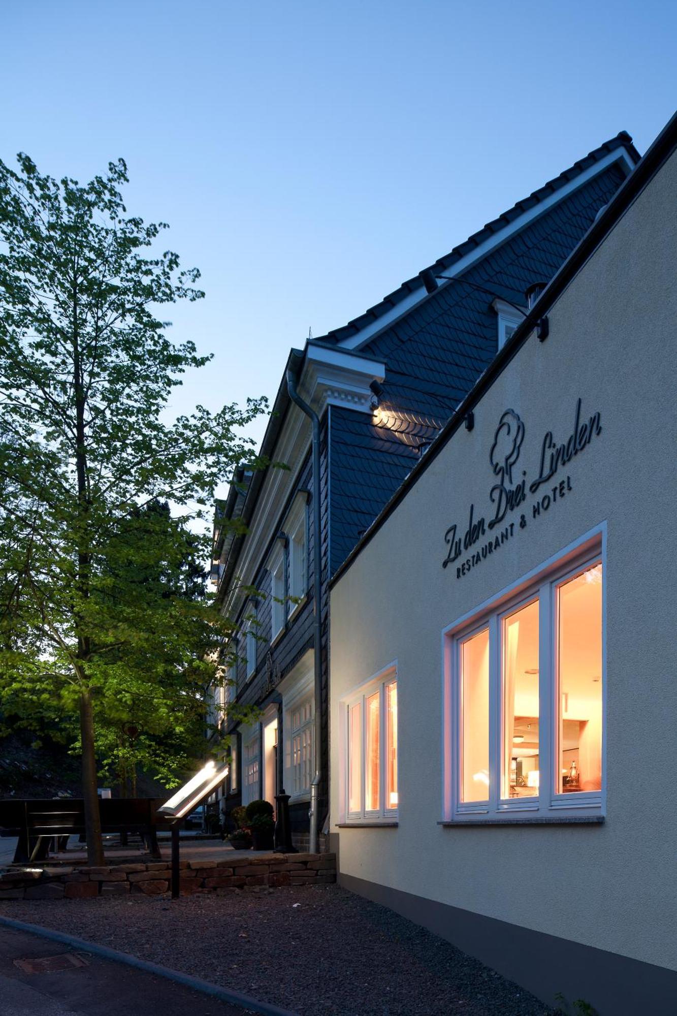 Zu Den Drei Linden Hotel Wermelskirchen Exterior photo