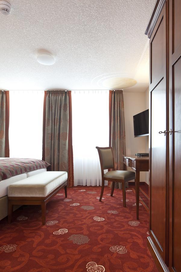 Zu Den Drei Linden Hotel Wermelskirchen Room photo